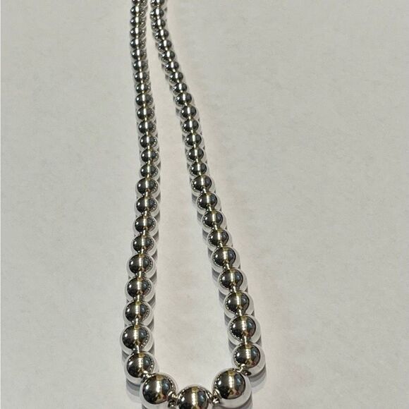 Tiffany & Co Hardwear Graduated Ball Bead Necklace - 925 Silver - 16” - Picture 11 of 15